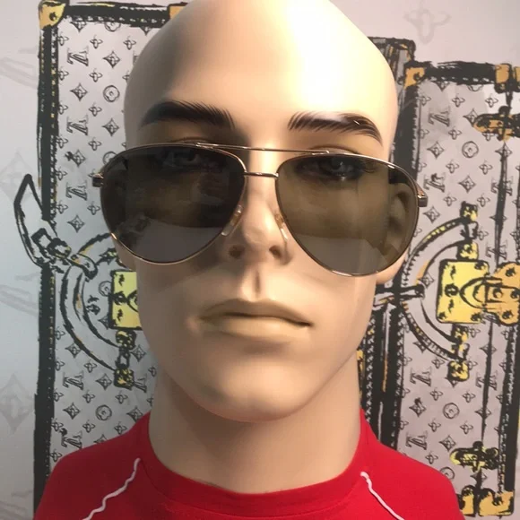 ✨ Brand New Gucci GG0137S 002 Aviator Sunglasses – Gold Frame with Grey Lenses ✨ - Picture 4 of 13